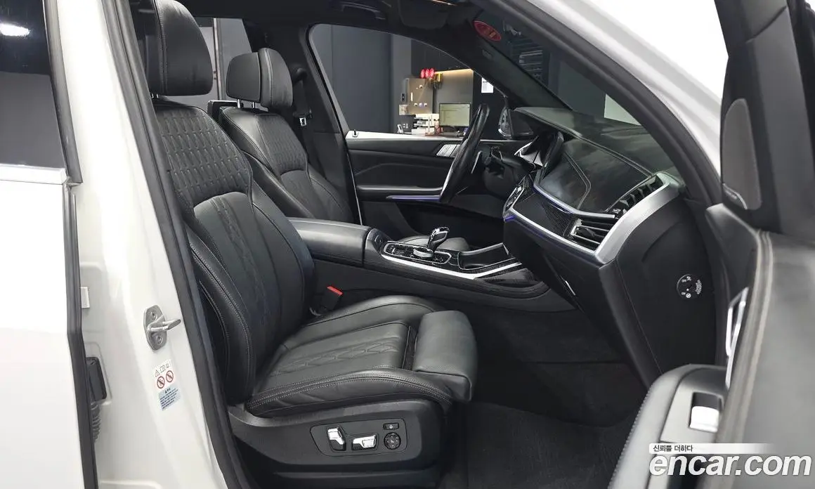 BMW X7 2021 3.0 автомат (гидро), фото 17