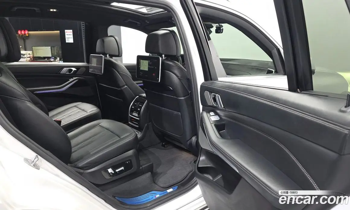 BMW X7 2021 3.0 автомат (гидро), фото 18