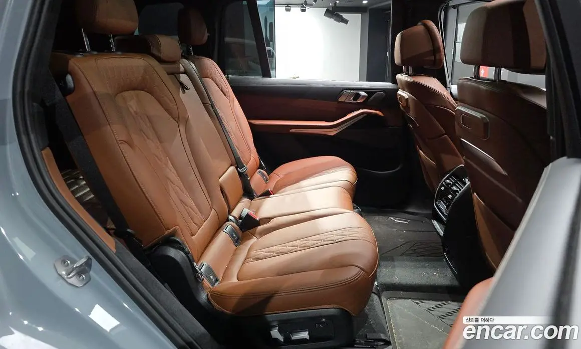 BMW X7 2024 3.0 автомат (гидро), фото 17