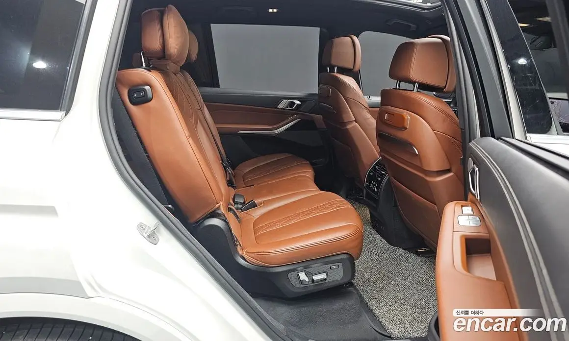 BMW X7 2024 3.0 автомат (гидро), фото 17