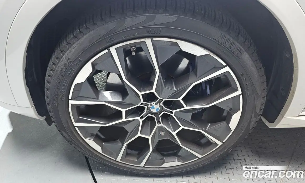 BMW X7 2024 3.0 автомат (гидро), фото 5