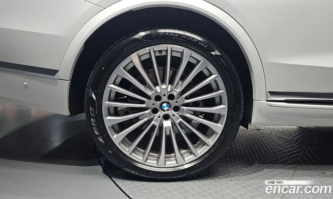 BMW X7 2025 3.0 автомат (гидро), фото 4