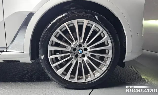 BMW X7 2025 3.0 автомат (гидро), миниатюра 6