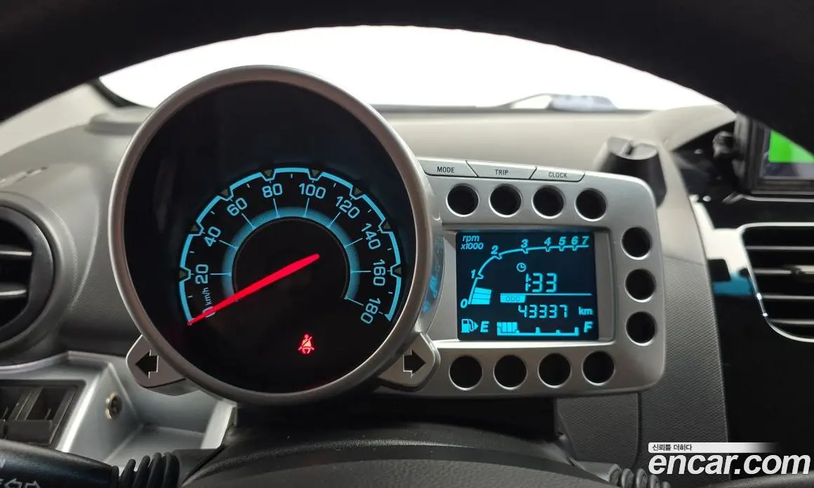 Chevrolet Spark 2012 1.0 автомат (гидро), фото 8