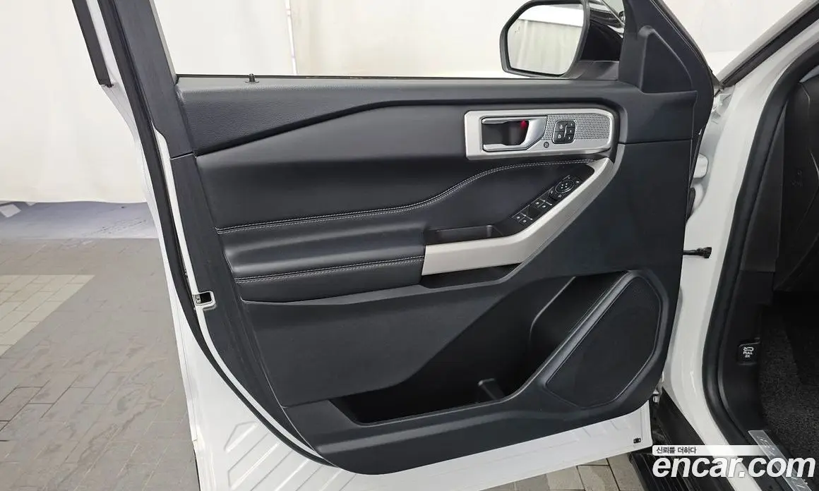Ford Explorer 2022 3.3 автомат (гидро), фото 14