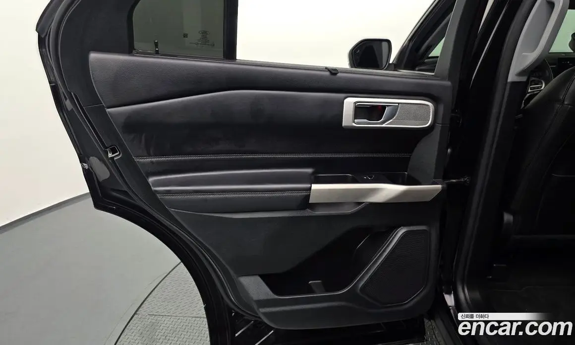 Ford Explorer 2022 3.3 автомат (гидро), фото 15