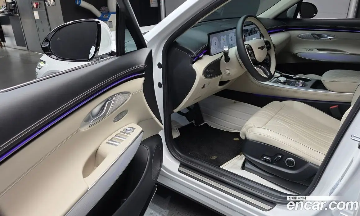 Genesis GV70 2025 2.5 автомат (гидро), фото 13
