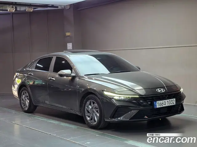 Hyundai Avante 2023 1.6 автомат (гидро), миниатюра 1