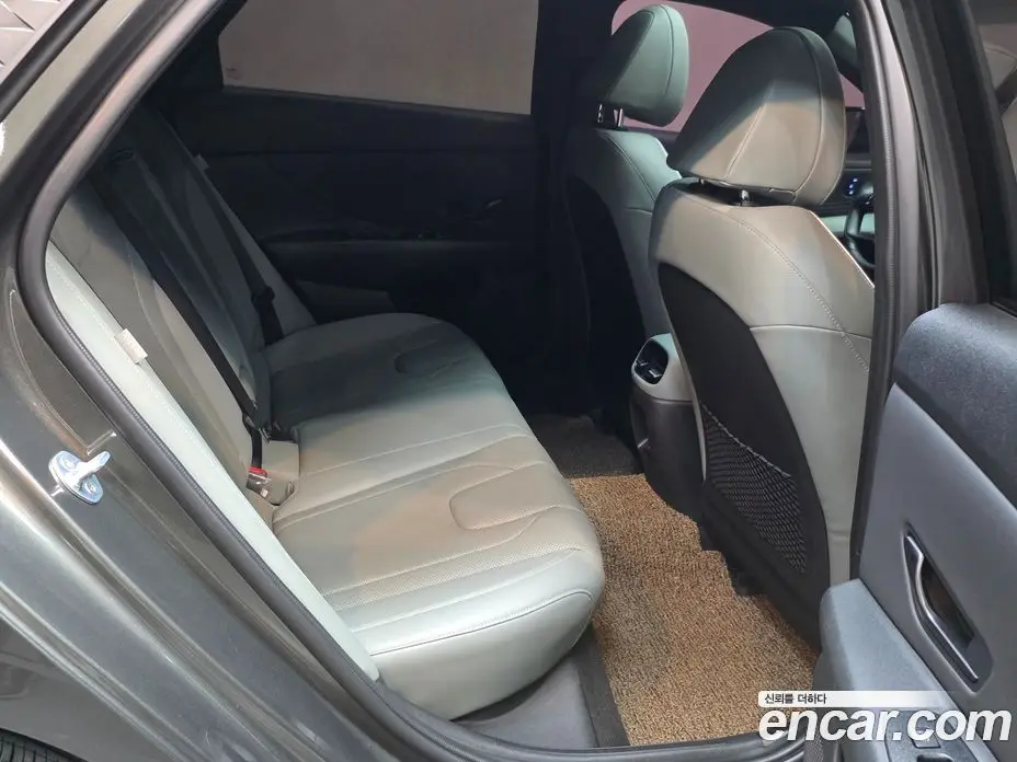 Hyundai Avante 2023 1.6 автомат (гидро), фото 16