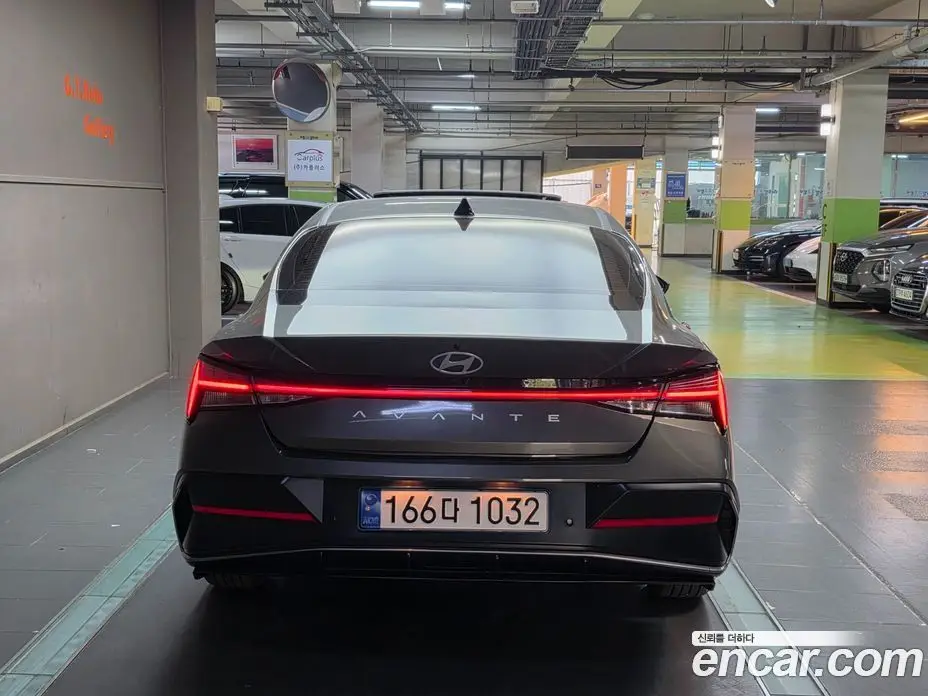 Hyundai Avante 2023 1.6 автомат (гидро), фото 4