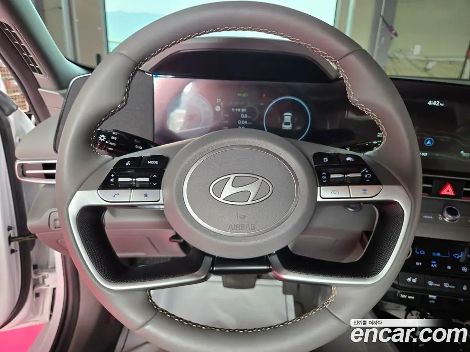 Hyundai Avante 2024 1.6 автомат (гидро), фото 17