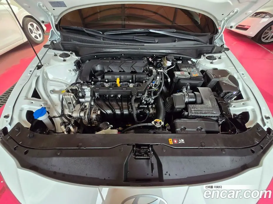 Hyundai Avante 2024 1.6 автомат (гидро), фото 6
