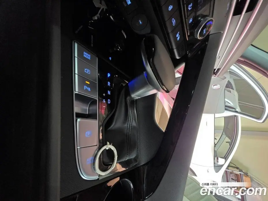 Hyundai Avante 2024 1.6 автомат (гидро), фото 9
