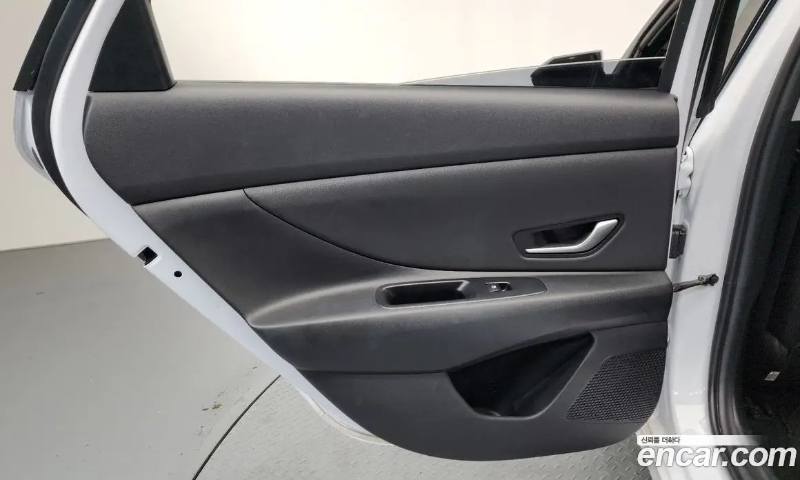 Hyundai Avante 2024 1.6 автомат (гидро), фото 15