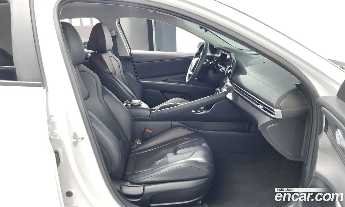 Hyundai Avante 2024 1.6 автомат (гидро), фото 16