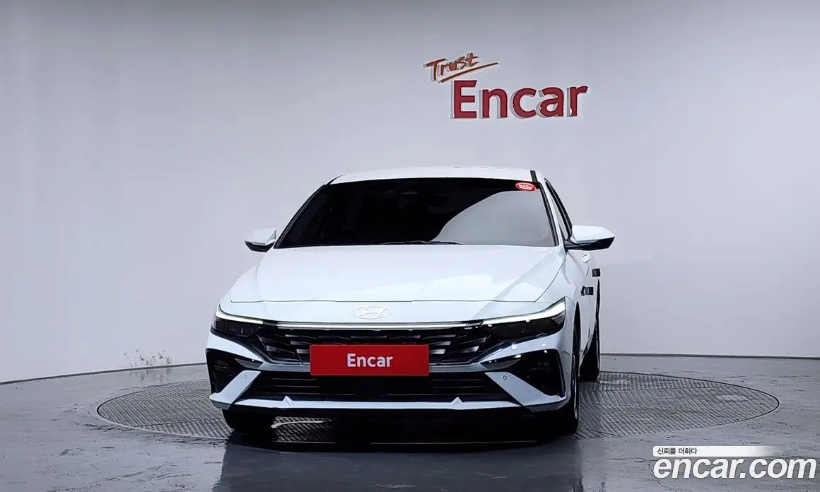 Hyundai Avante 2024 1.6 автомат (гидро), фото 3