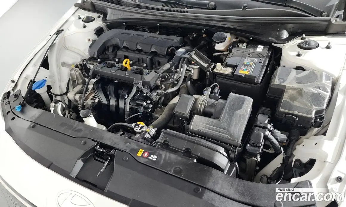Hyundai Avante 2024 1.6 автомат (гидро), фото 6