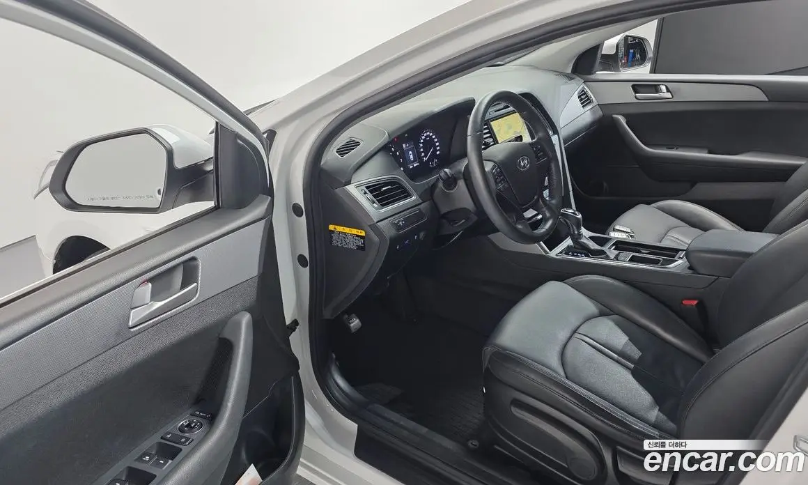 Hyundai Sonata 2016 2.0 автомат (гидро), фото 11