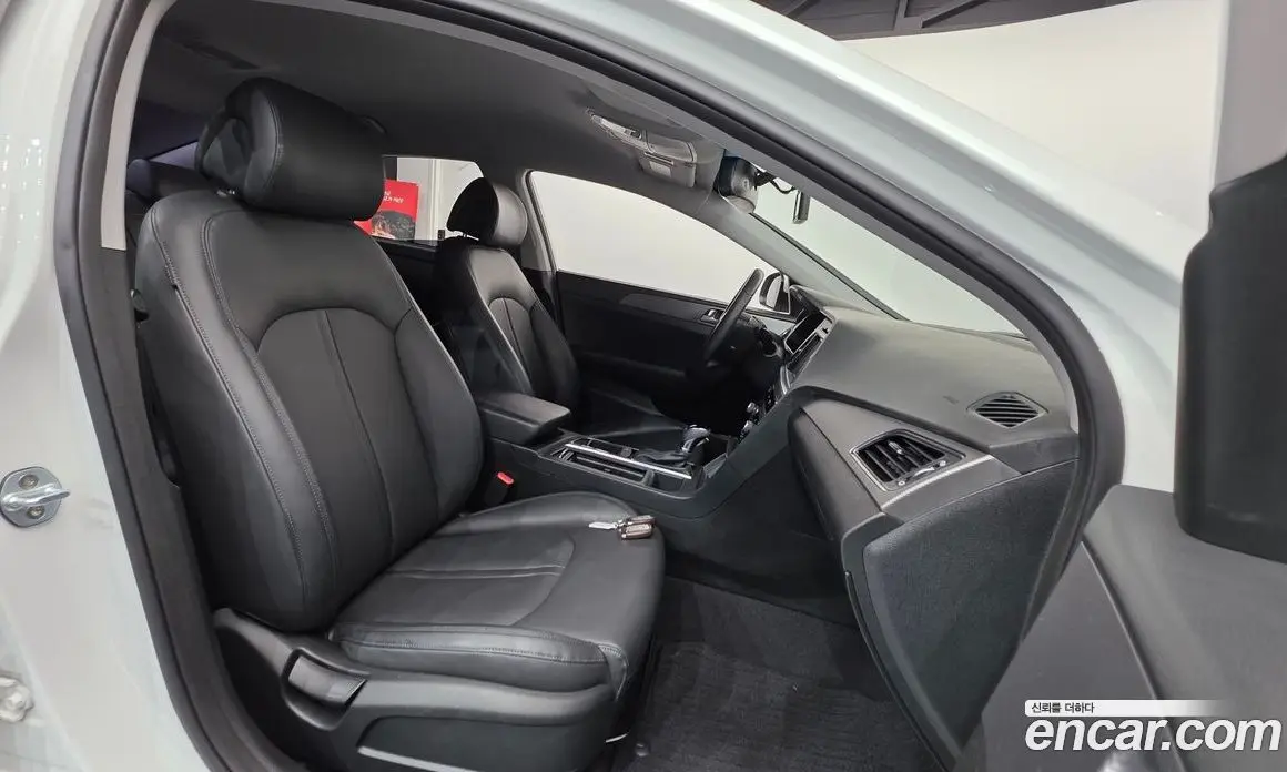 Hyundai Sonata 2016 2.0 автомат (гидро), фото 10