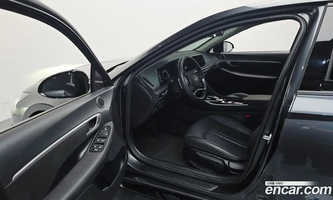 Hyundai Sonata 2022 2.0 автомат (гидро), фото 13
