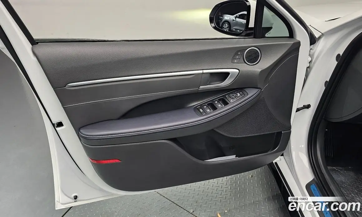 Hyundai Sonata 2023 1.6 автомат (гидро), фото 14