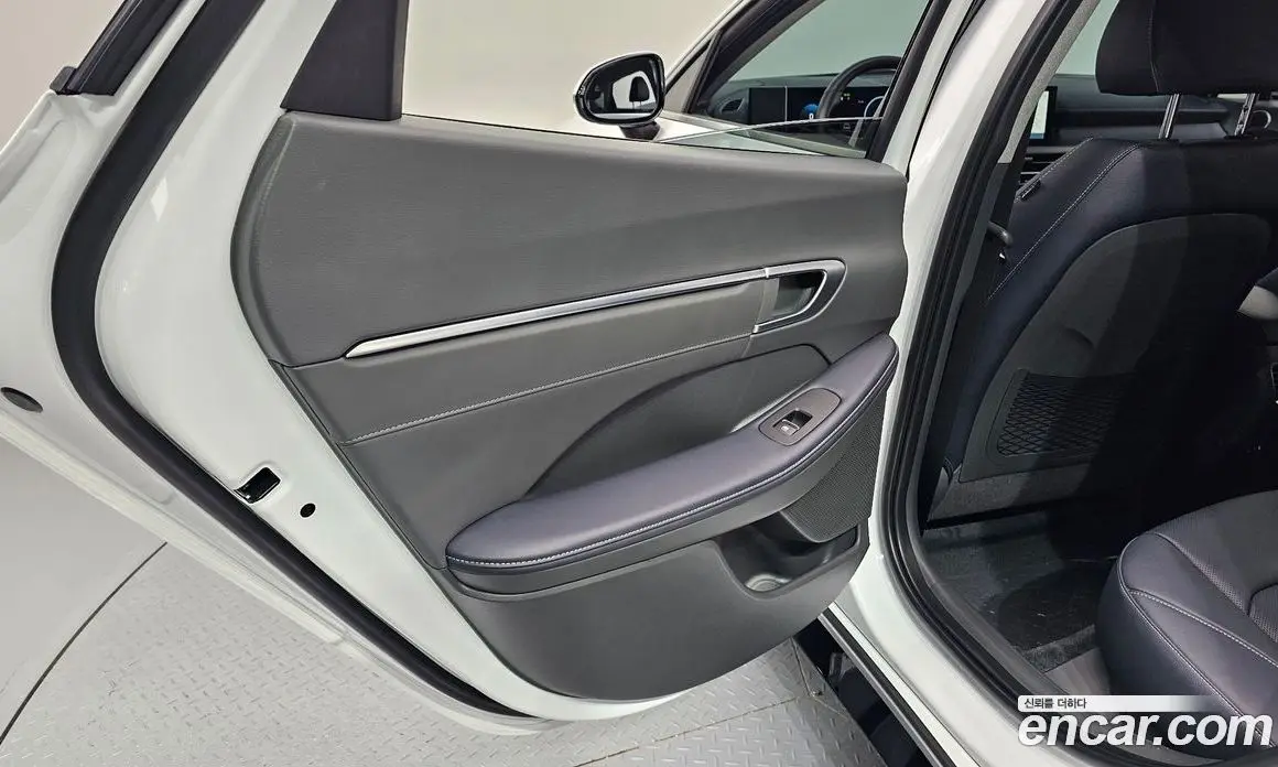 Hyundai Sonata 2023 1.6 автомат (гидро), фото 15