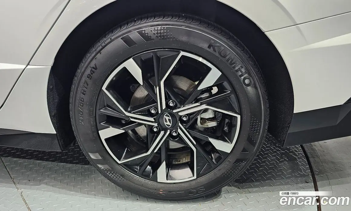 Hyundai Sonata 2023 1.6 автомат (гидро), фото 7