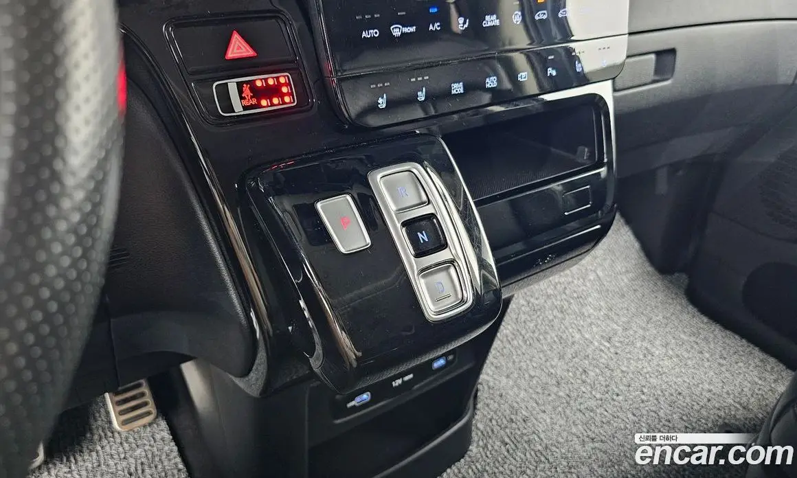 Hyundai Staria 2021 2.2 автомат (гидро), фото 12