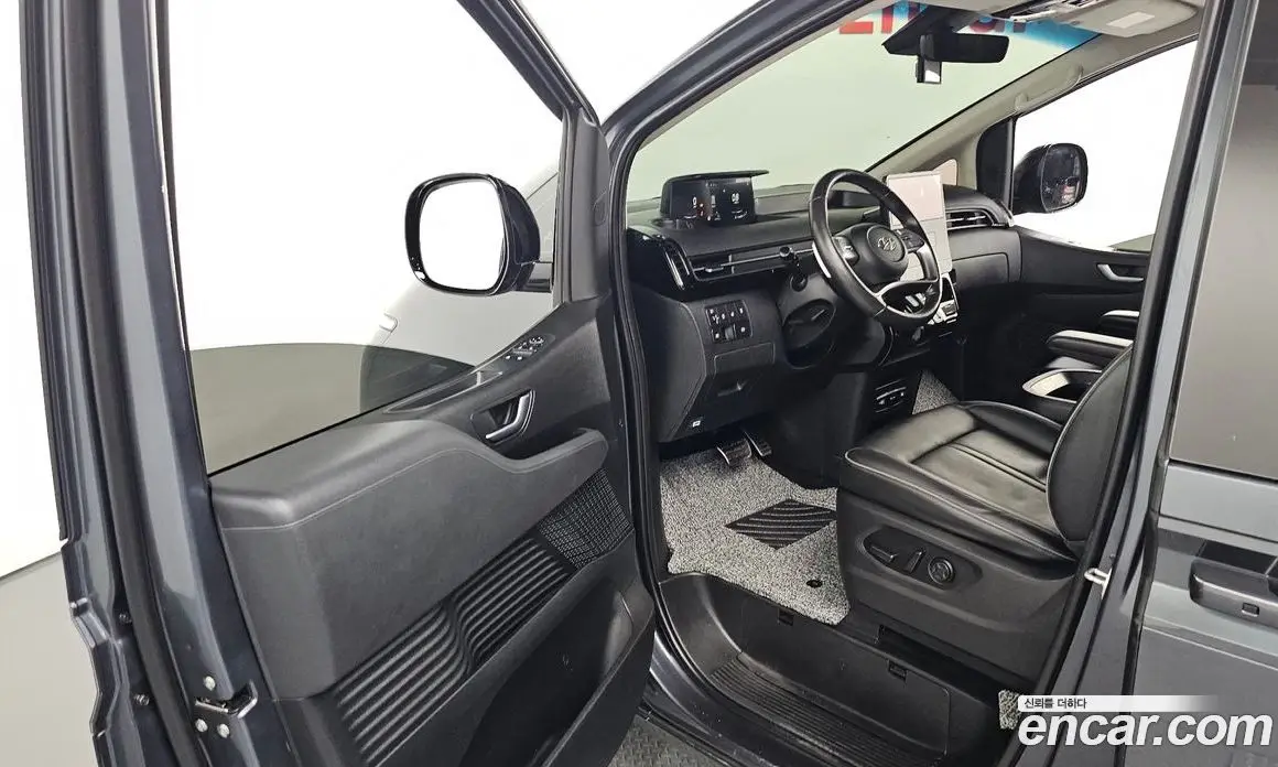 Hyundai Staria 2021 2.2 автомат (гидро), фото 13