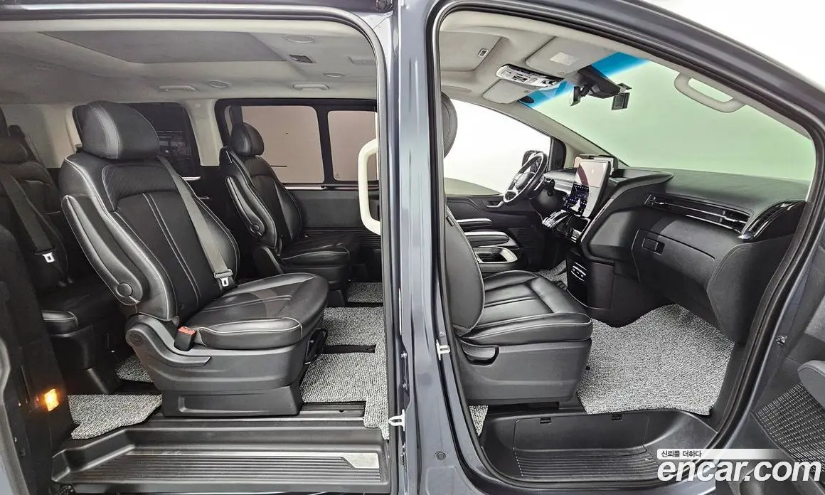 Hyundai Staria 2021 2.2 автомат (гидро), фото 16