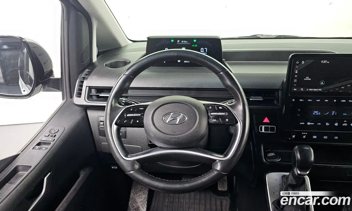Hyundai Staria 2022 2.2 автомат (гидро), фото 15