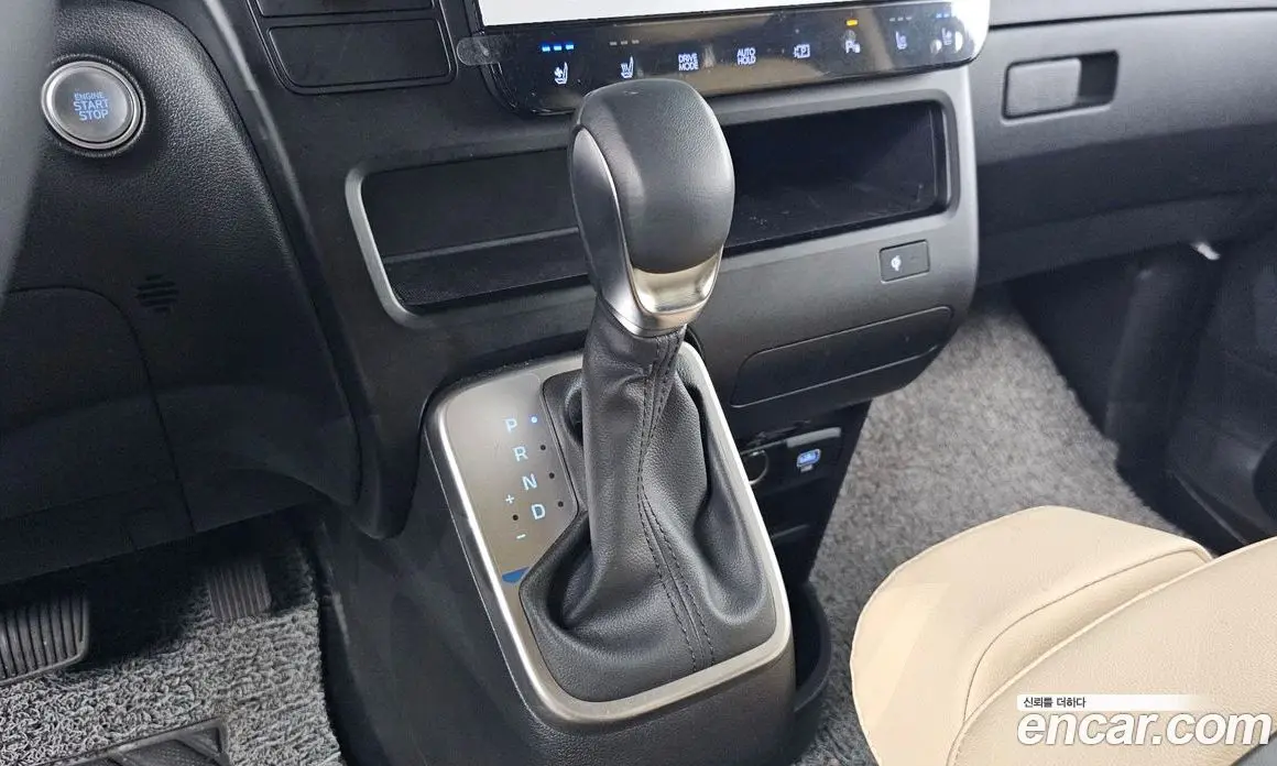 Hyundai Staria 2025 1.6 автомат (гидро), фото 11