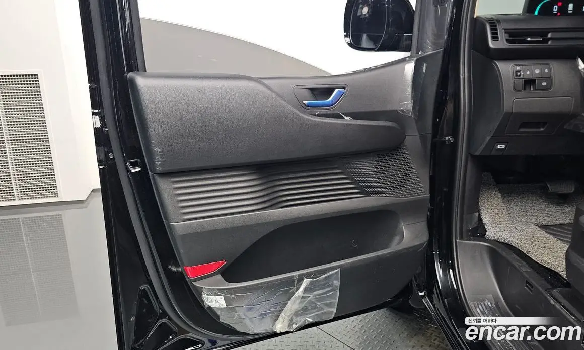 Hyundai Staria 2025 1.6 автомат (гидро), фото 13