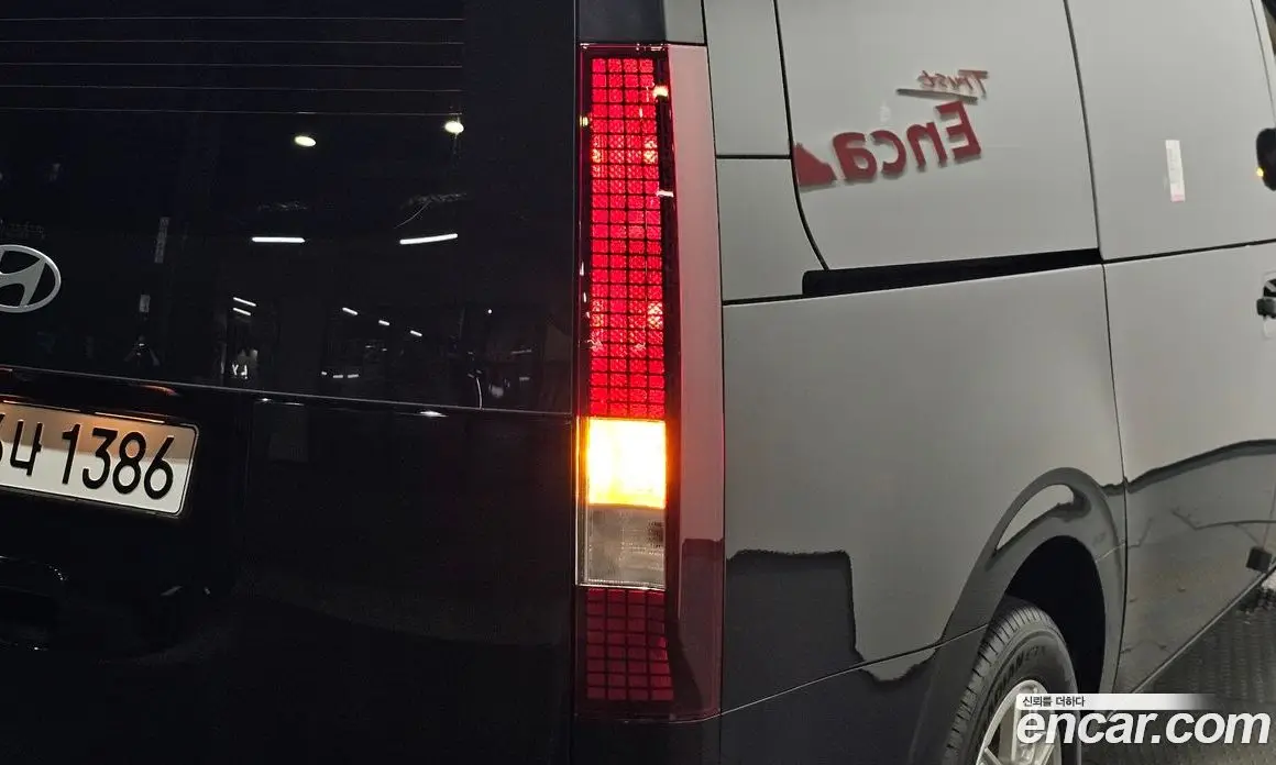 Hyundai Staria 2025 1.6 автомат (гидро), фото 8