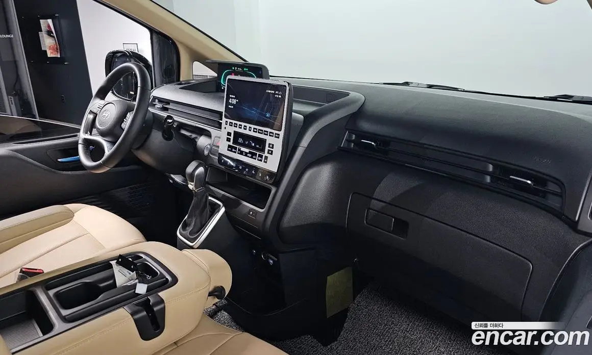 Hyundai Staria 2025 1.6 автомат (гидро), фото 9