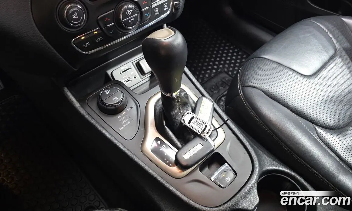 Jeep Cherokee 2015 2.0 автомат (гидро), фото 9