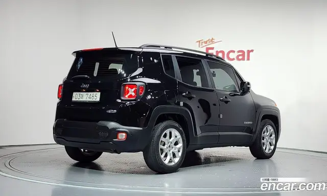 Jeep Renegade 2017 2.4 автомат (гидро), миниатюра 2