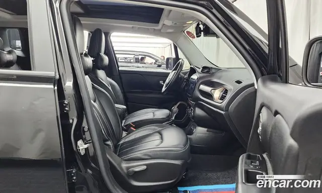 Jeep Renegade 2017 2.4 автомат (гидро), миниатюра 11