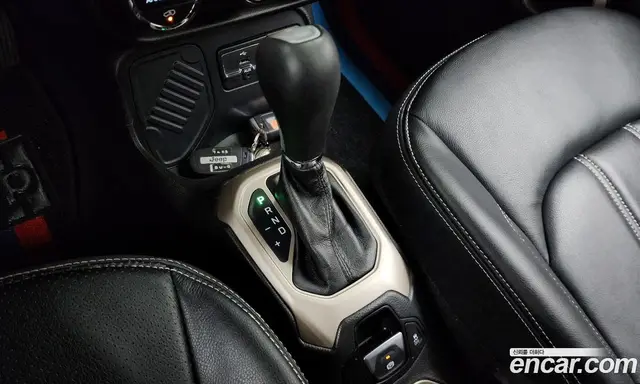 Jeep Renegade 2017 2.4 автомат (гидро), миниатюра 9