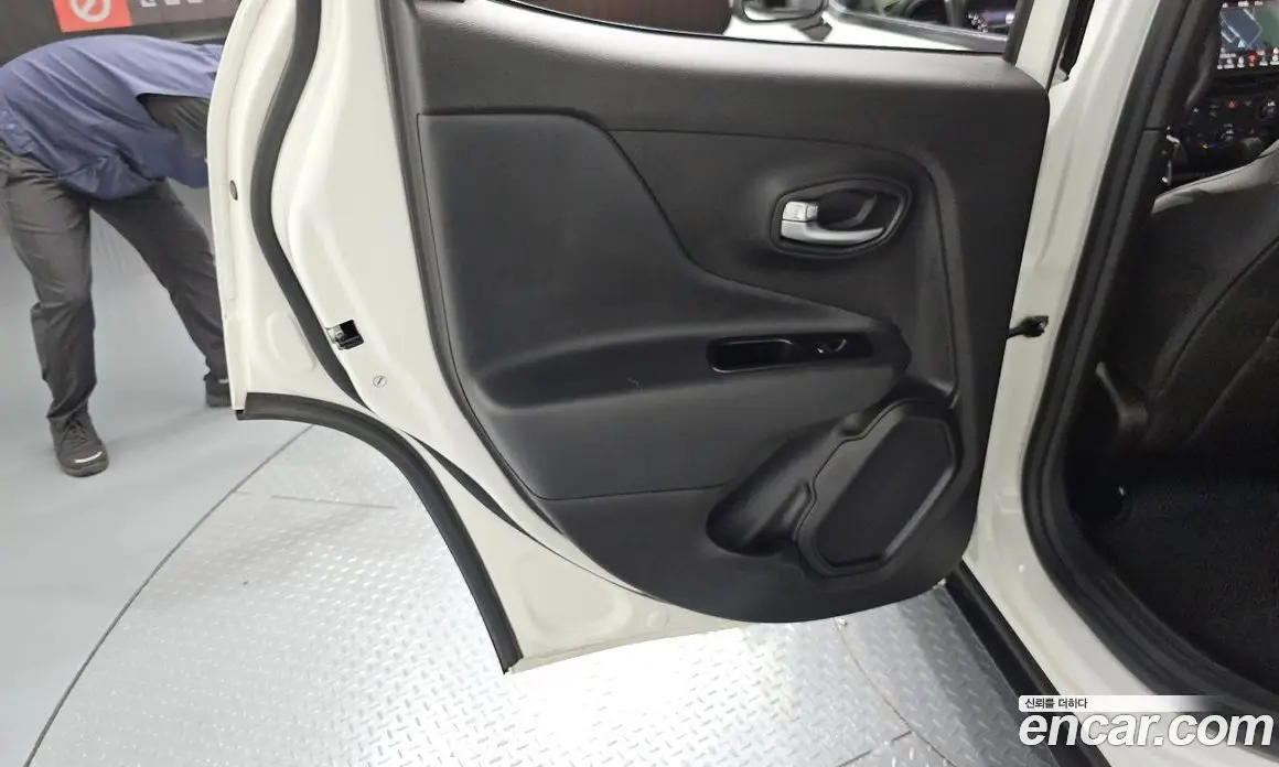 Jeep Renegade 2022 1.3 автомат (гидро), фото 15