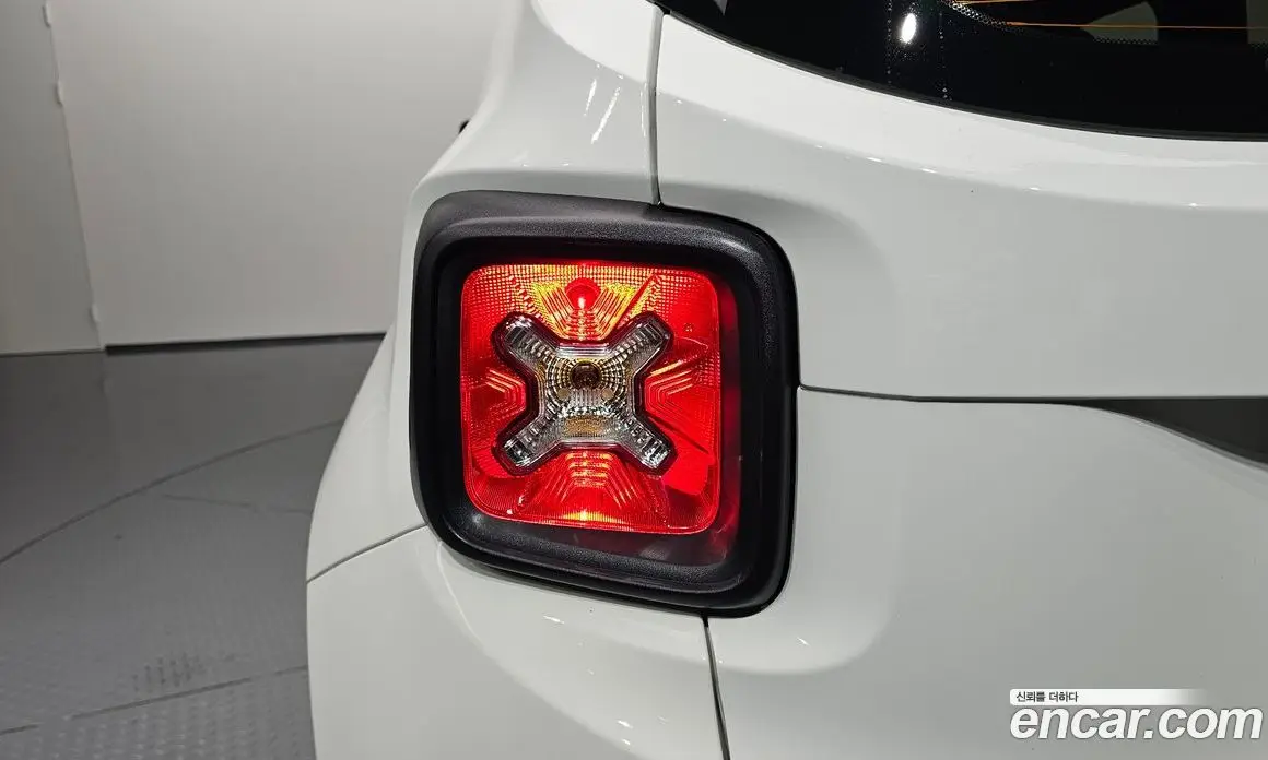 Jeep Renegade 2022 1.3 автомат (гидро), фото 9