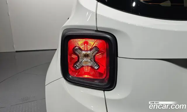 Jeep Renegade 2022 1.3 автомат (гидро), миниатюра 9