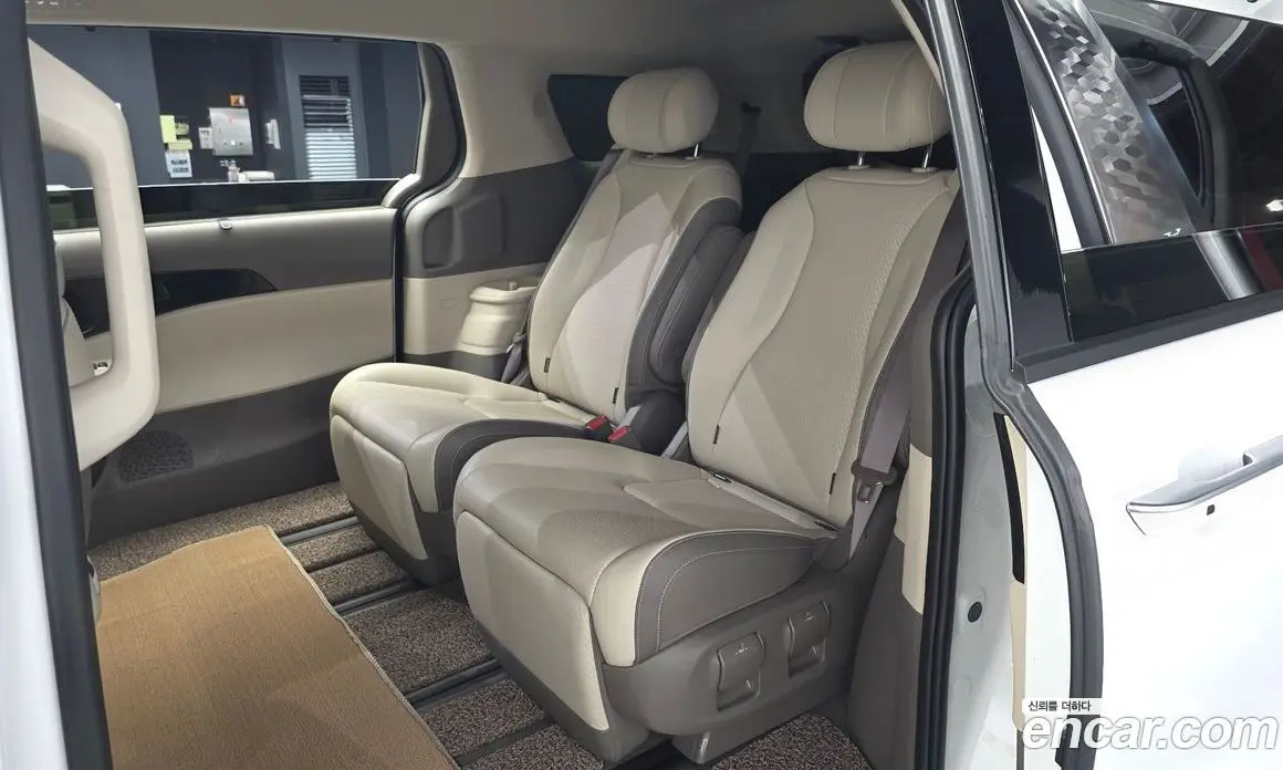 Kia Carnival 2024 3.5 автомат (гидро), фото 18