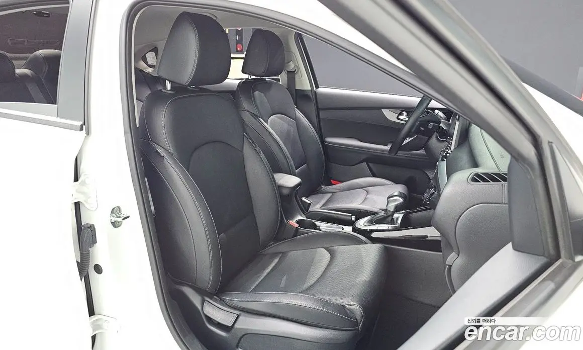 Kia K3 2022 1.6 автомат (гидро), фото 10