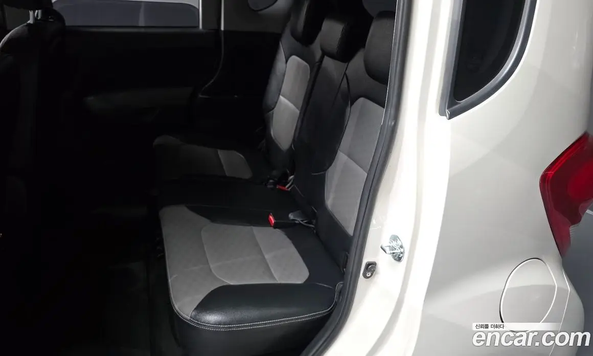 Kia Ray 2022 1.0 автомат (гидро), фото 16