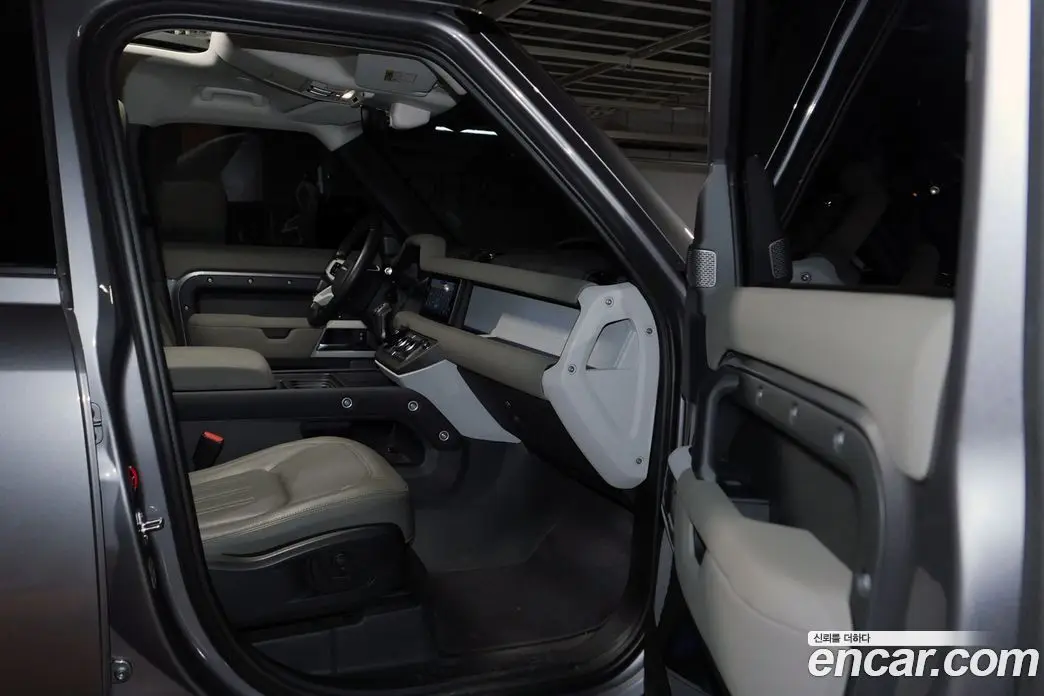 Land Rover Defender 2021 3.0 автомат (гидро), фото 14