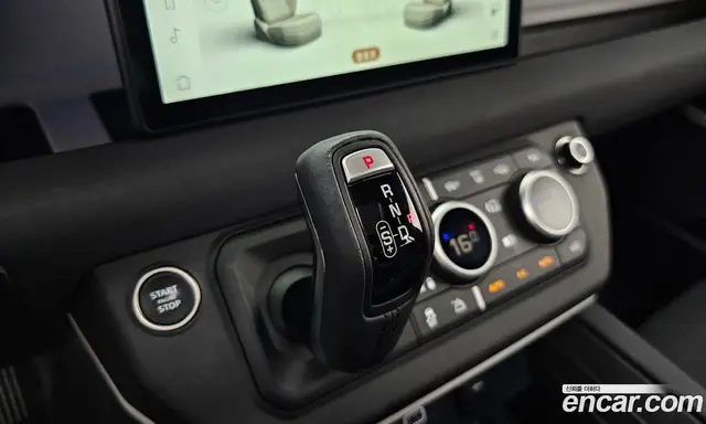 Land Rover Defender 2023 2.0 автомат (гидро), миниатюра 11