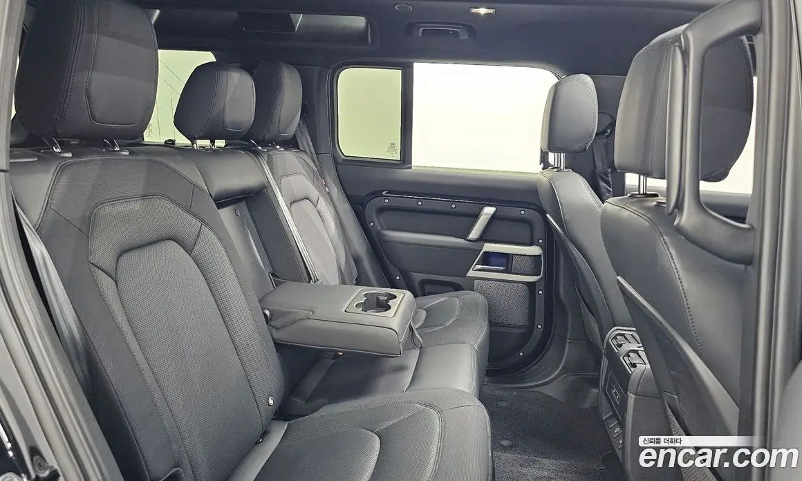 Land Rover Defender 2023 2.0 автомат (гидро), фото 17