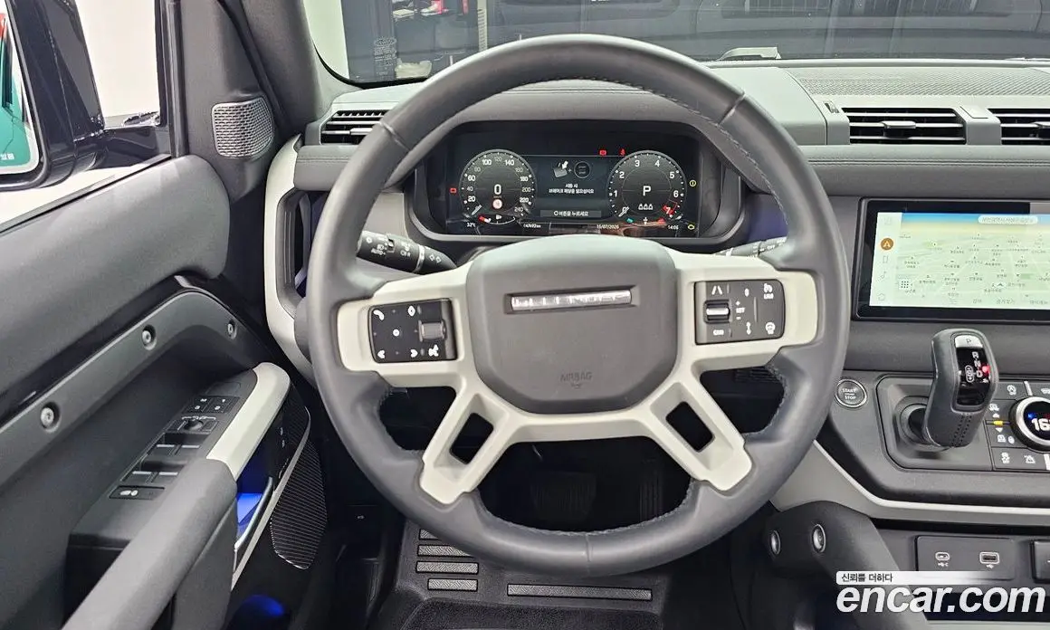 Land Rover Defender 2023 2.0 автомат (гидро), фото 18