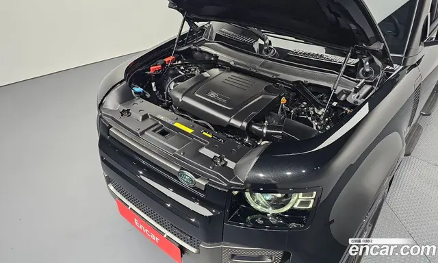 Land Rover Defender 2023 2.0 автомат (гидро), миниатюра 5
